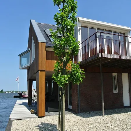 Penthouse With Views *