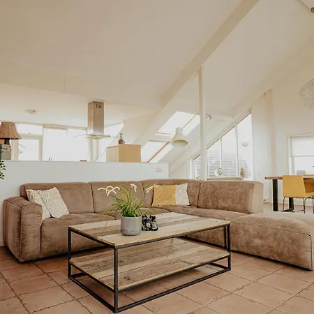 Penthouse With Views * Uitgeest