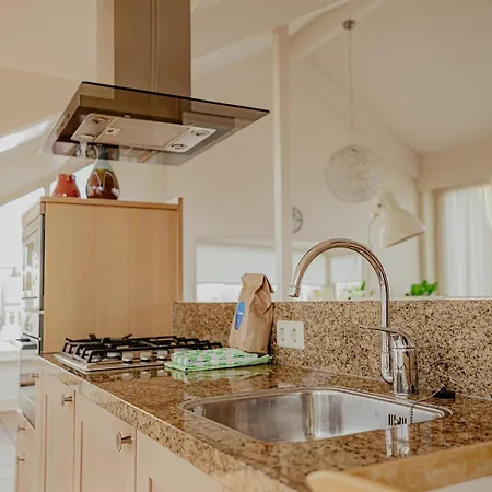 Penthouse With Views 公寓